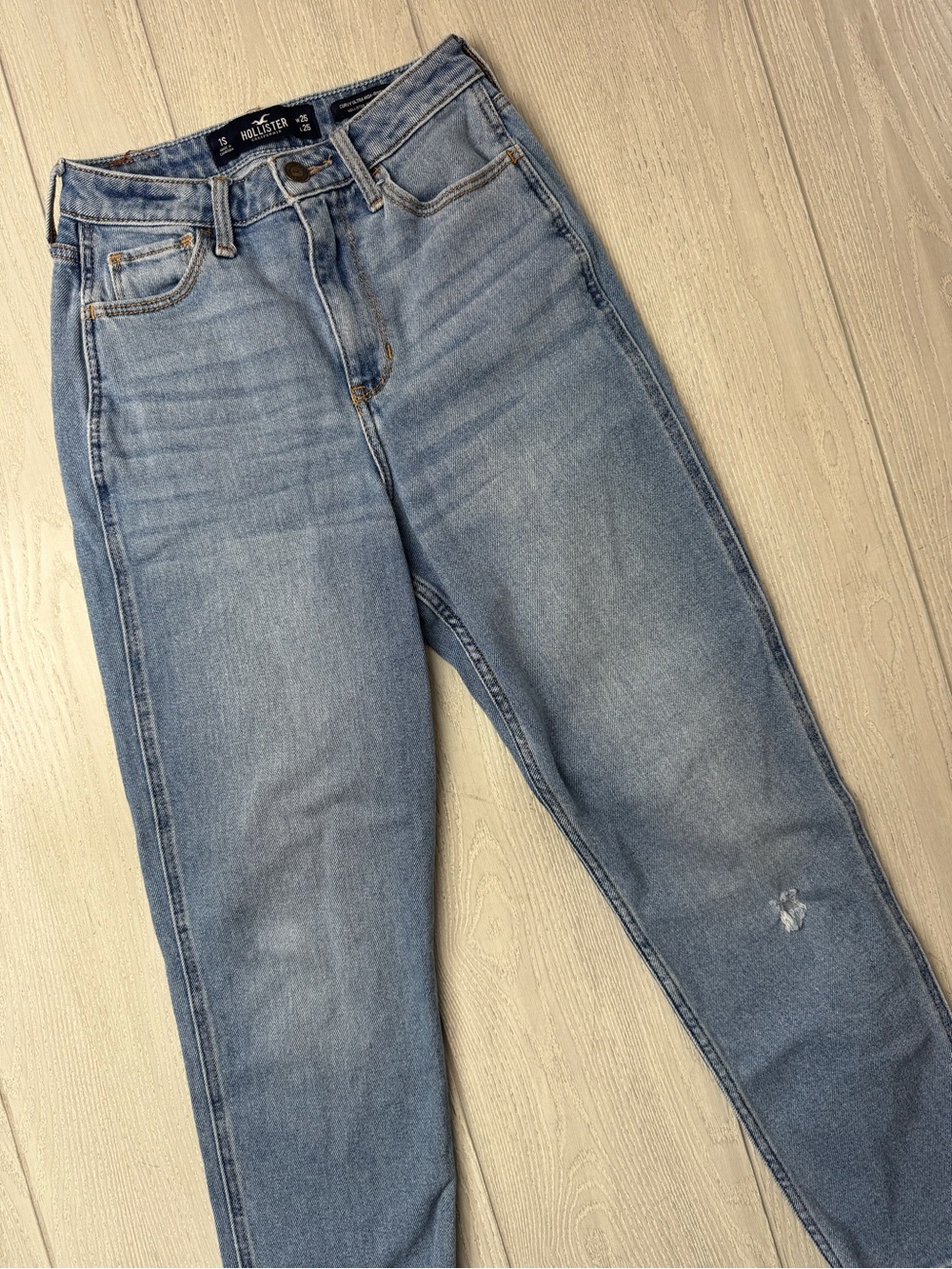 Hollister Ultra High Rise Mom Jeans 1S 25w 25L